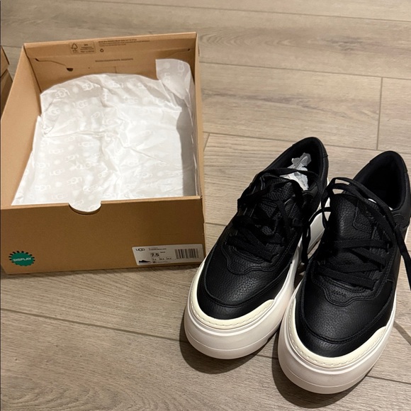 UGG Shoes - UGG Marin Mega Lace